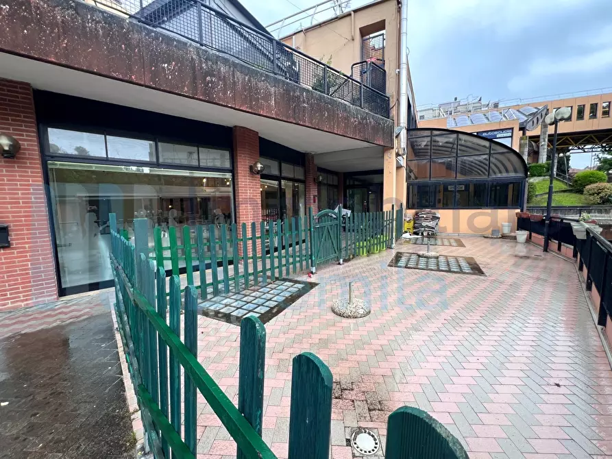 Immagine 17 di Locale commerciale in vendita  a Casalecchio Di Reno