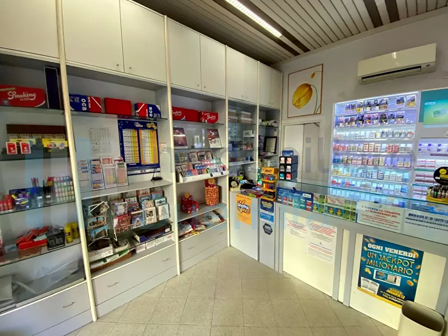 Immagine 3 di Tabaccheria in vendita  a Bologna