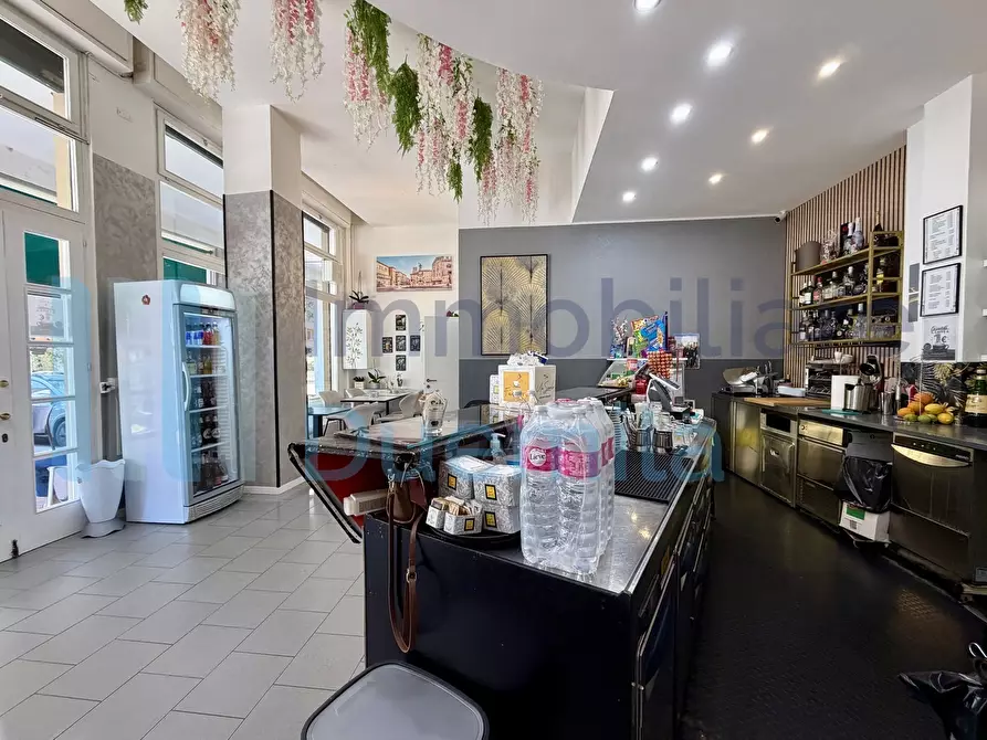 Immagine 11 di Bar / Ristorante in vendita  a Bologna