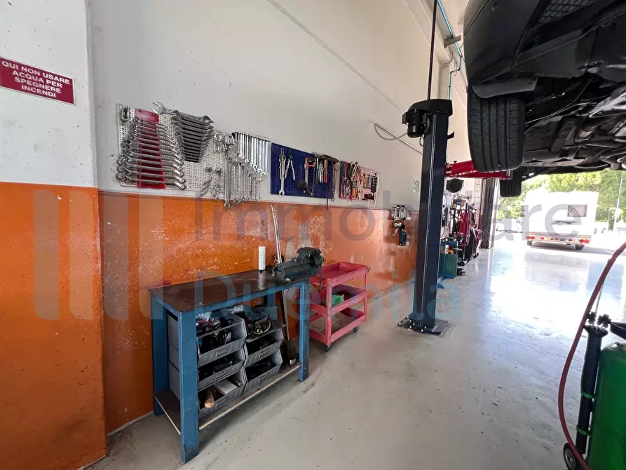 Immagine 8 di Attività artigianale in vendita  a Imola