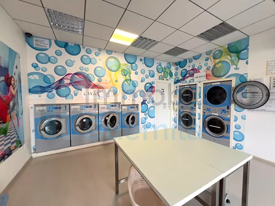 Immagine 25 di Attività artigianale in vendita  a Bologna