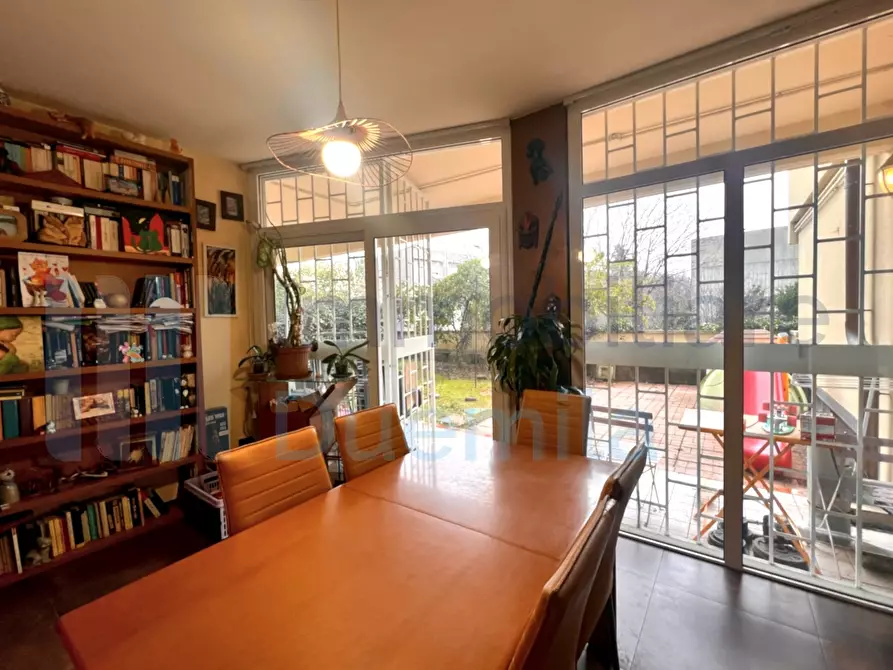 Immagine 27 di Pentalocale in vendita  a Bologna