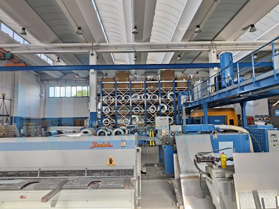 Immagine 23 di Attività artigianale in vendita  a San Cesario Sul Panaro