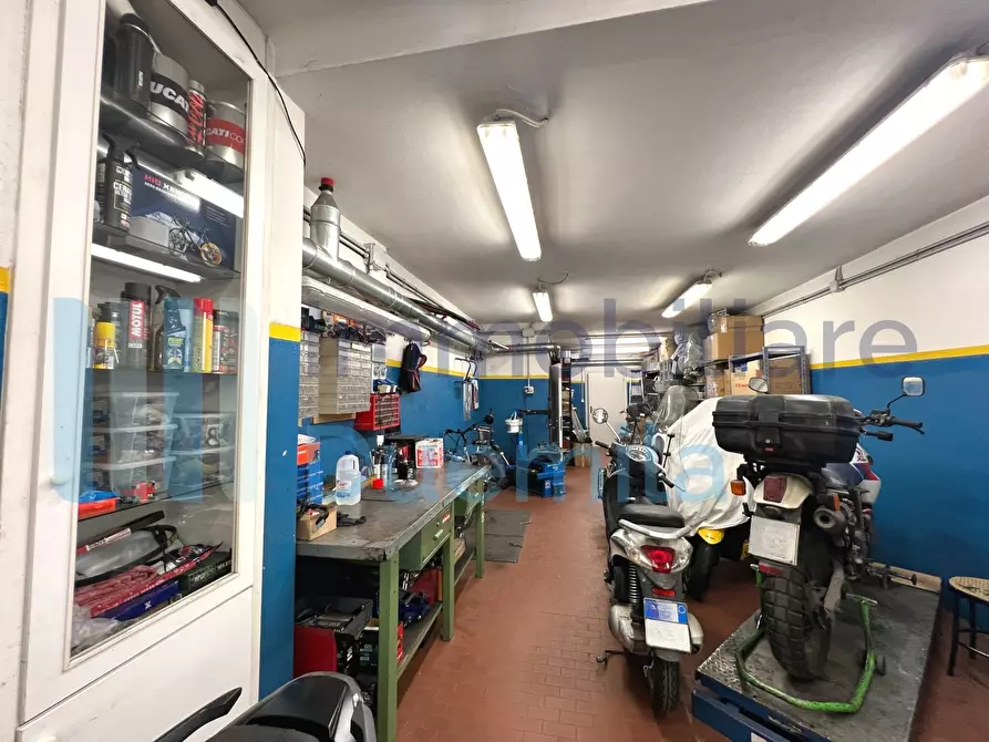 Immagine 7 di Attività artigianale in vendita  a Bologna