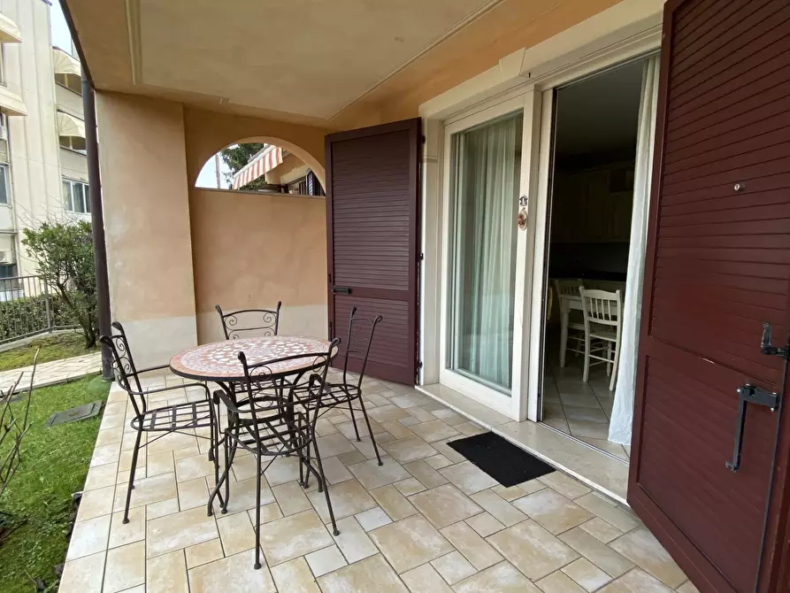 Immagine 8 di Bilocale in affitto  a Desenzano Del Garda