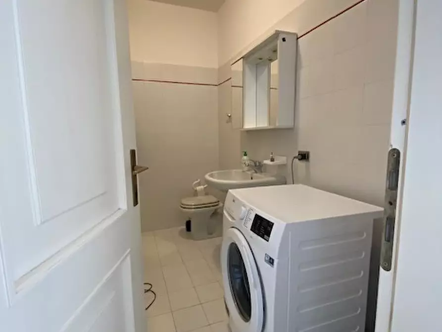 Immagine 11 di Quadrilocale in affitto  in Via Annunciata 9 a Desenzano Del Garda