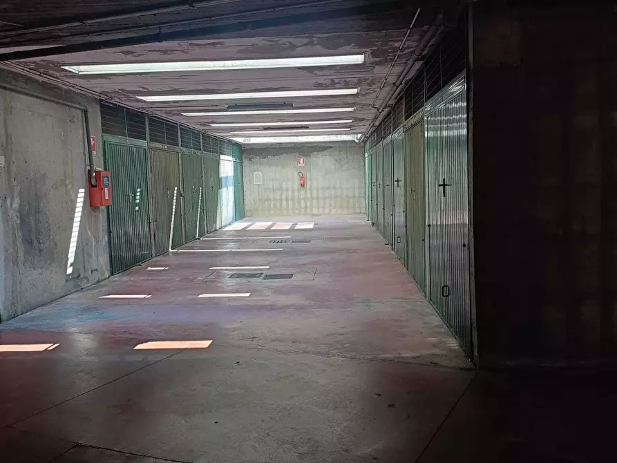 Immagine 3 di Garage in vendita  in Via Carlo Collodi 71 a Savona