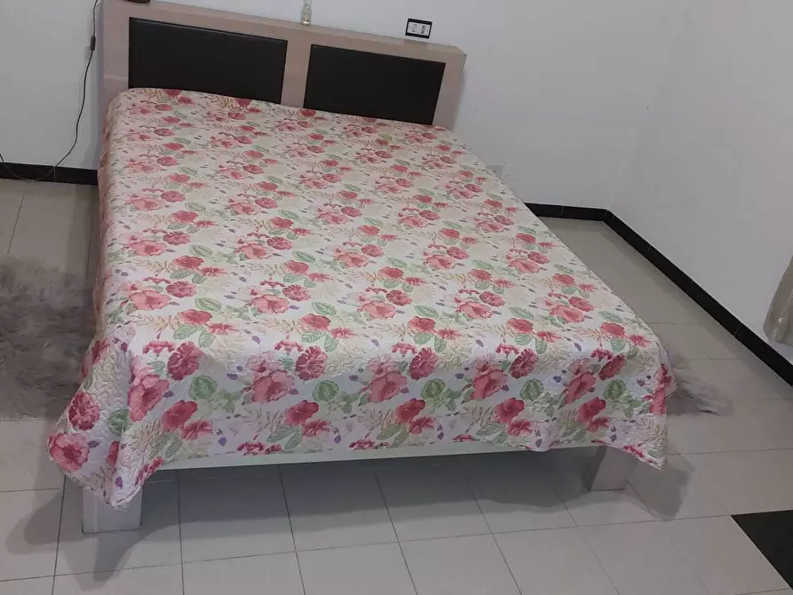 Immagine 13 di Bilocale in vendita  in Via Zara 10 a Savona
