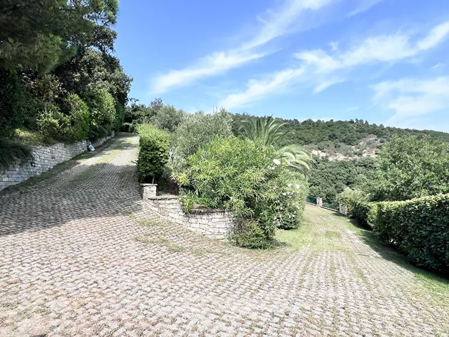 Immagine 12 di Villa in vendita  in Via Alla Strà a Savona