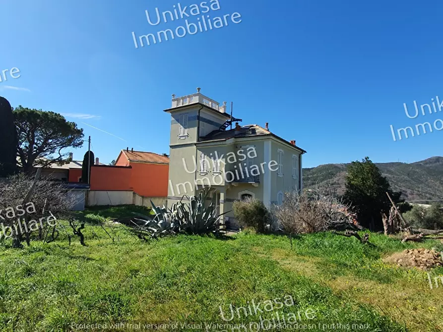 Immagine 41 di Villa in vendita  in Via Loreto a Savona