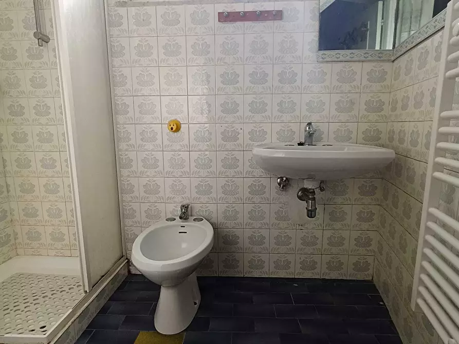 Immagine 25 di Bilocale in affitto  in Via Marmorassi a Savona