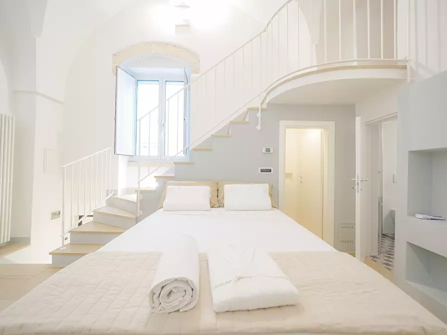 Immagine 11 di Palazzo in vendita  in Via Cattedrale a Ostuni