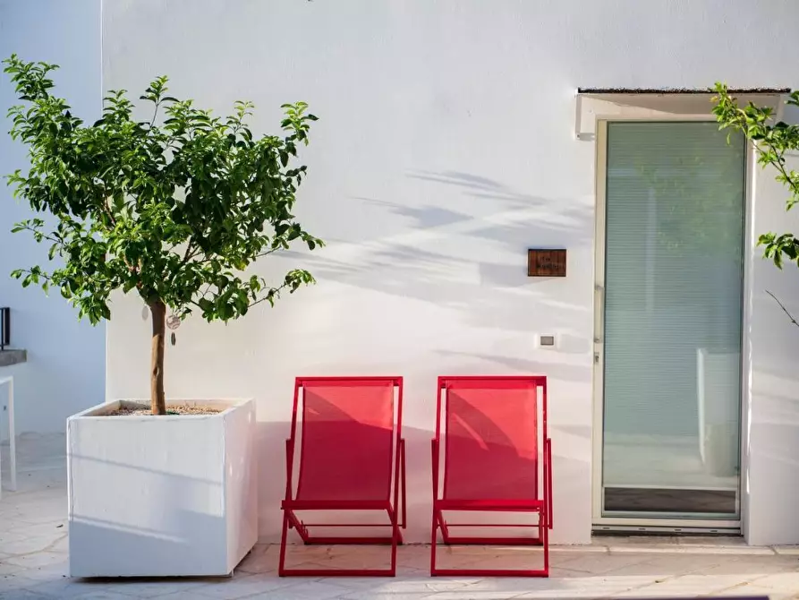 Immagine 4 di Palazzo in vendita  in Piazza 'Nzegna a Carovigno