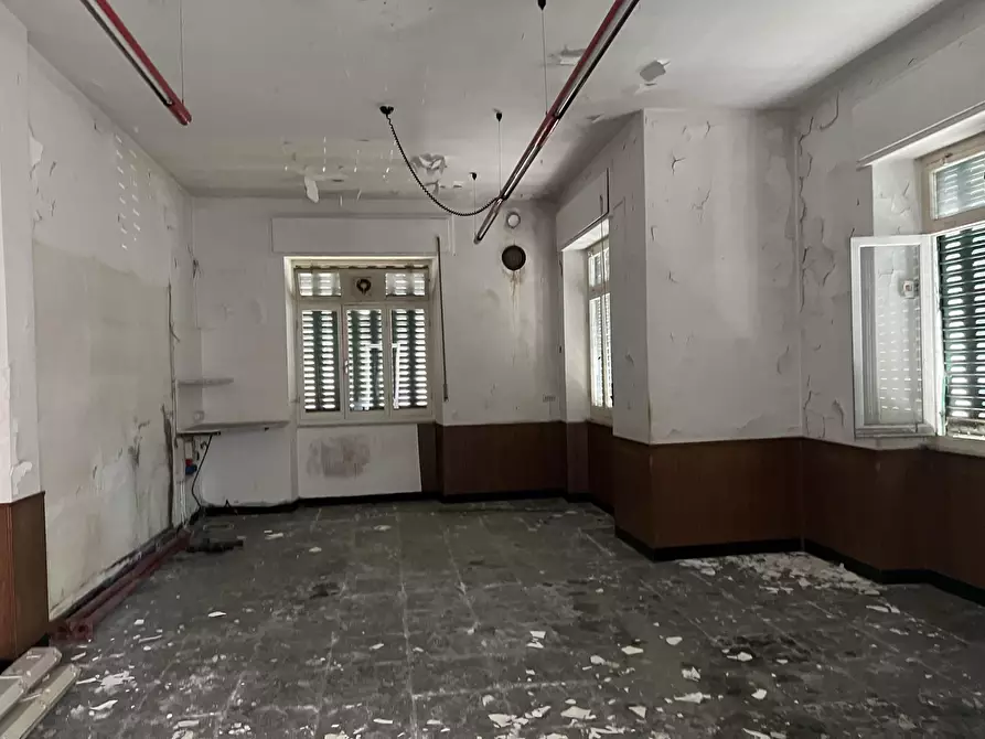 Immagine 7 di Palazzo in vendita  a Urbe