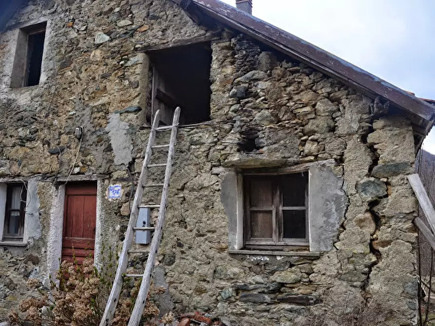 Immagine 23 di Rustico / casale in vendita  in Via Dano a Sassello