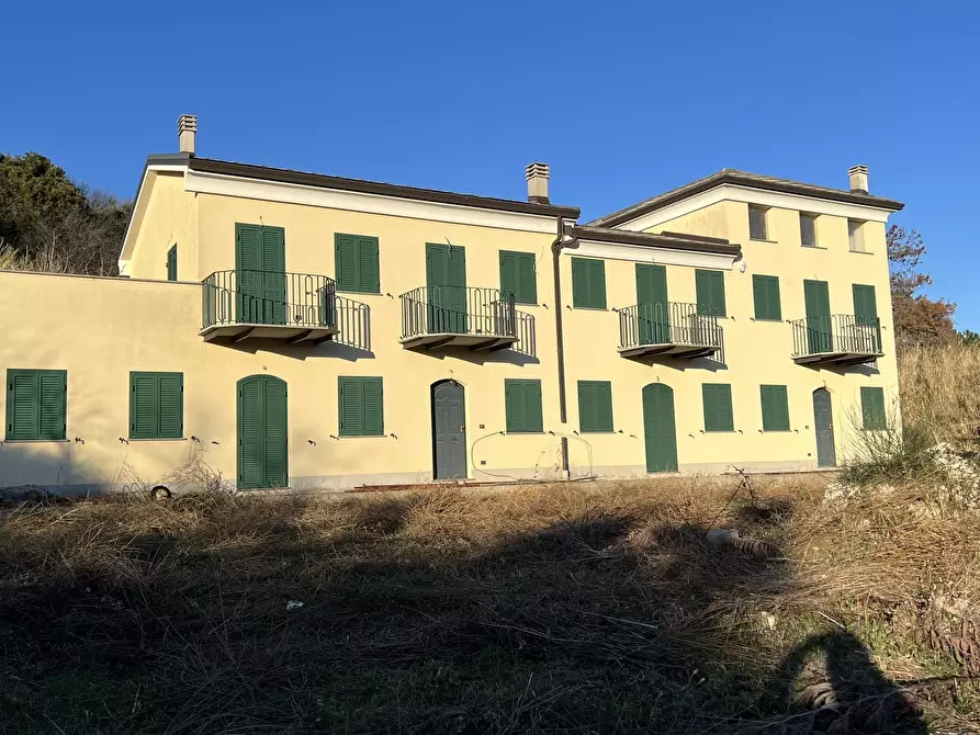 Immagine 1 di Casa bifamiliare in vendita  in Via Ciantagalletto 33 a Savona