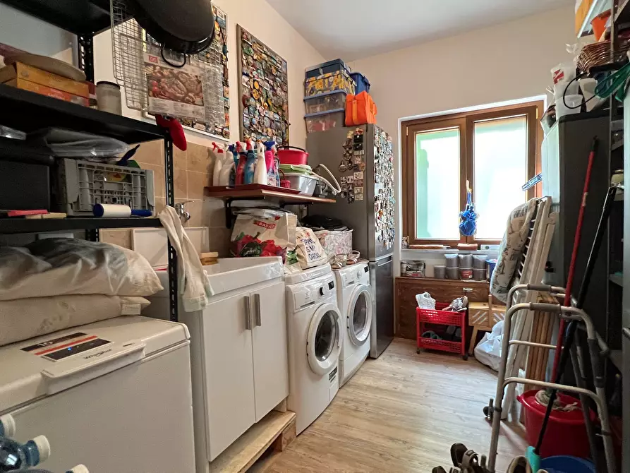 Immagine 11 di Pentalocale in vendita  a Urbe