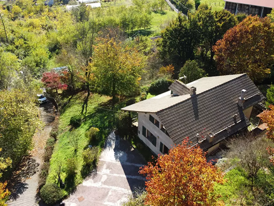 Immagine 1 di Villa in vendita  in Via Menacciano 1 a Pontinvrea