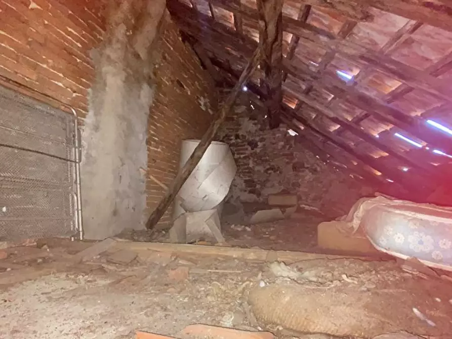 Immagine 35 di Porzione di casa in vendita  a Sassello