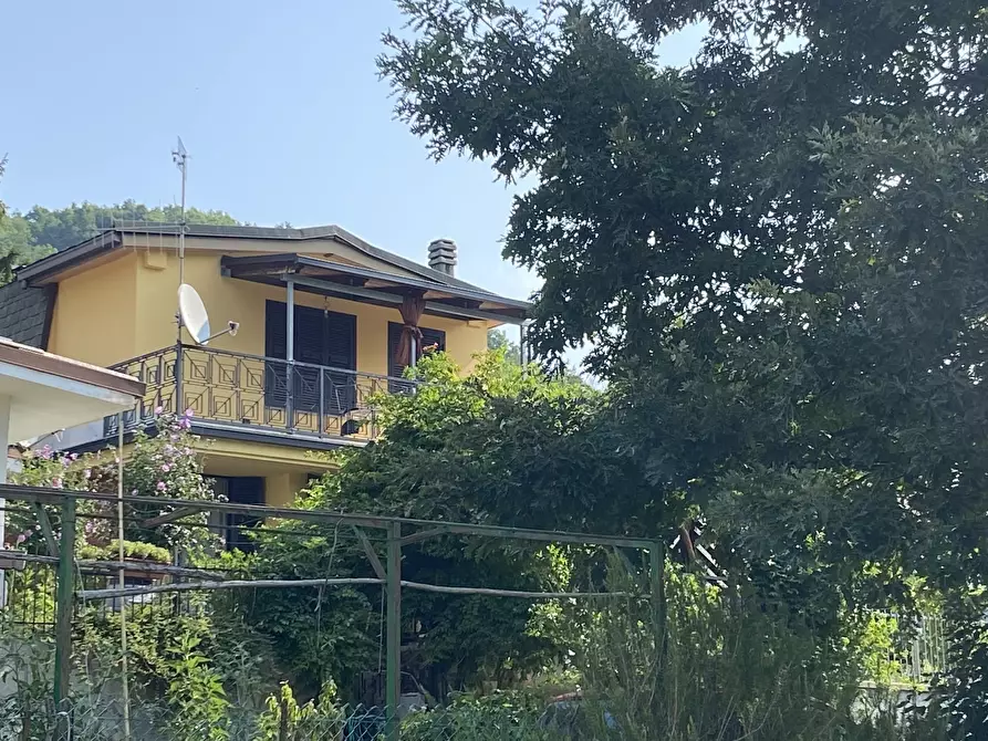 Immagine 1 di Villa in vendita  in Località Fogli 75 a Ponzone