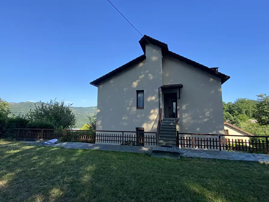 Immagine 3 di Casa bifamiliare in vendita  in via divisione alpine a Tiglieto