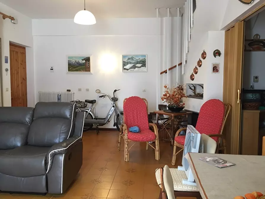 Immagine 4 di Appartamento in vendita  a Urbe