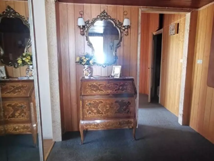 Immagine 3 di Pentalocale in vendita  in Via Giovanni Amendola 1A a Genova