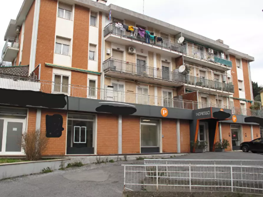 Immagine 1 di Locale commerciale in vendita  in Via Privata Don Mario Bordo 9 a Serra Riccò