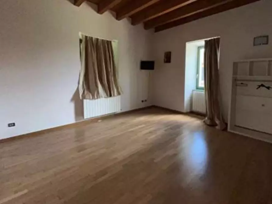 Immagine 9 di Casa indipendente in vendita  in Strada Provinciale 108 snc a Momperone