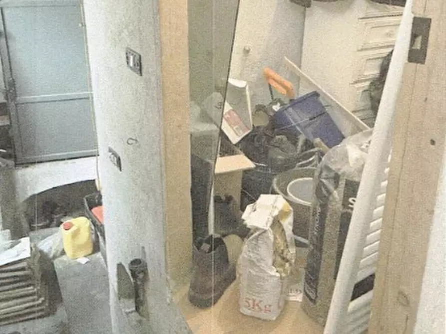 Immagine 5 di Magazzino in vendita  in Via Oratorio 3 a Caravonica