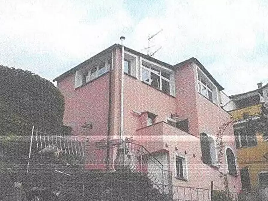 Immagine 1 di Villa in vendita  in Via della Torre 113 a Imperia