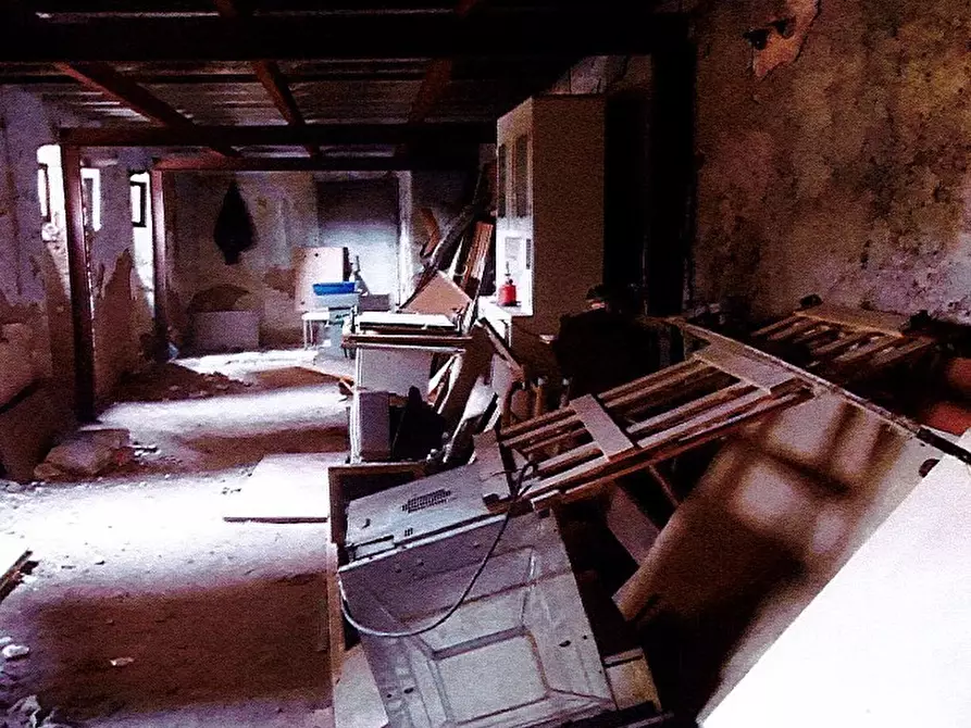 Immagine 3 di Magazzino in vendita  in Via dei Giardini 8 a Genova