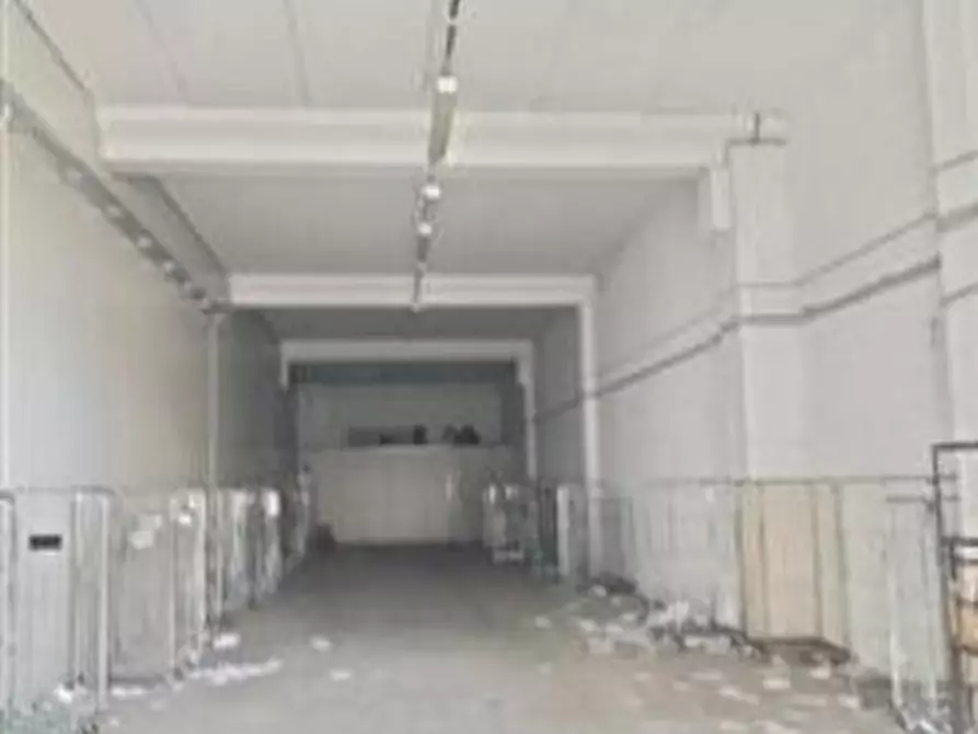 Immagine 3 di Attività artigianale in vendita  in Via Valletta San Cristoforo C a Savona