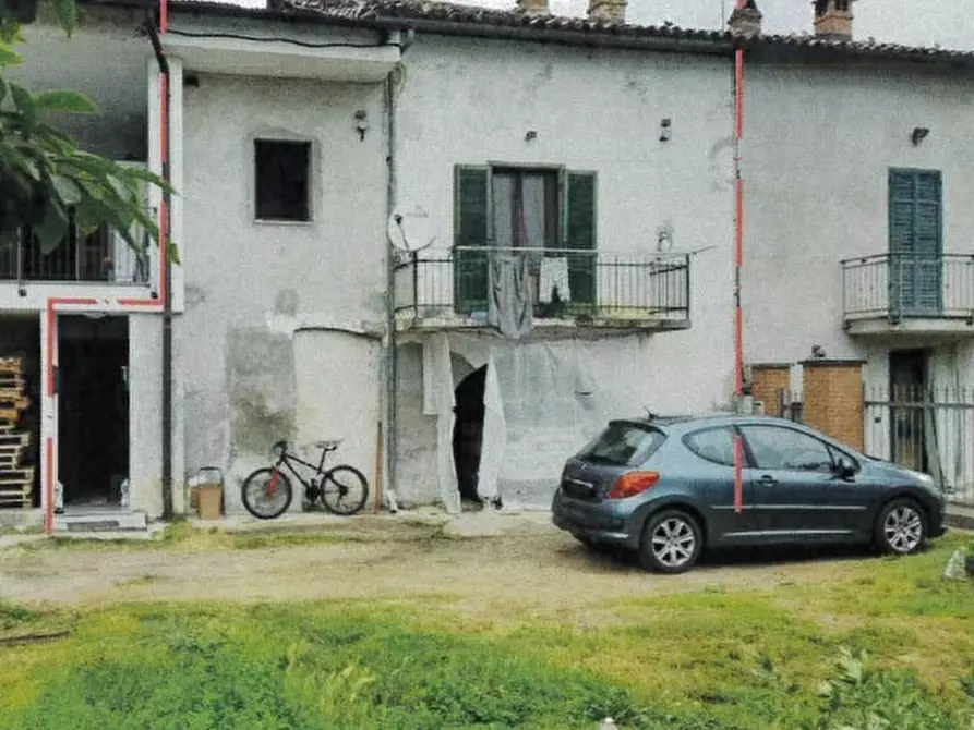 Immagine 1 di Villetta a schiera in vendita  in Via Langhe 124 a Carru'