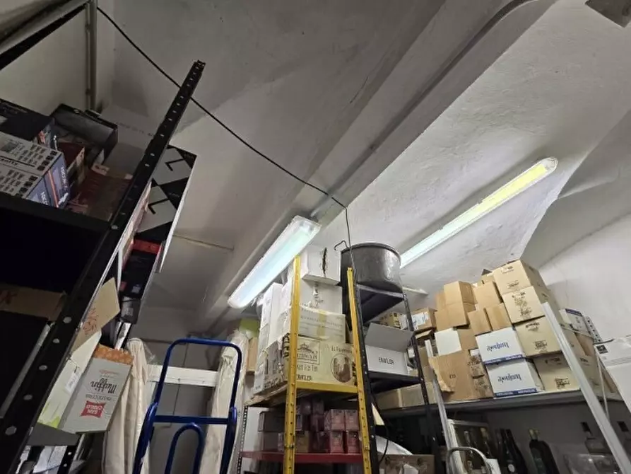 Immagine 5 di Magazzino in vendita  in Vico delle Carabaghe 36A/R a Genova