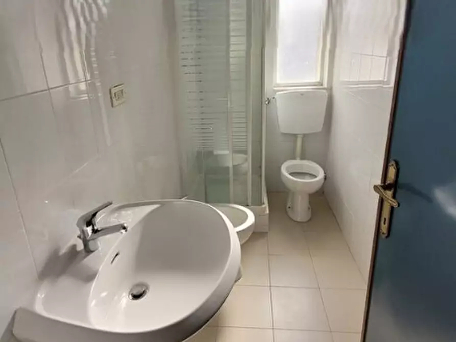 Immagine 5 di Pentalocale in vendita  in Via Ugo Foscolo 128/8 a La Spezia