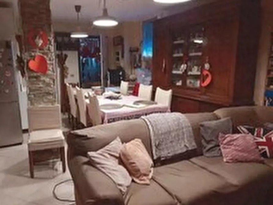 Immagine 9 di Villa in vendita  in Regione Rollo 117 a Albenga