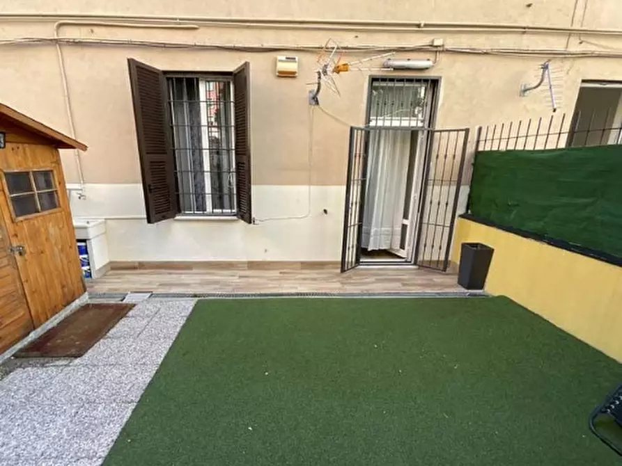 Immagine 9 di Pentalocale in vendita  in Piazza Gaetano Alimonda 3 a Genova