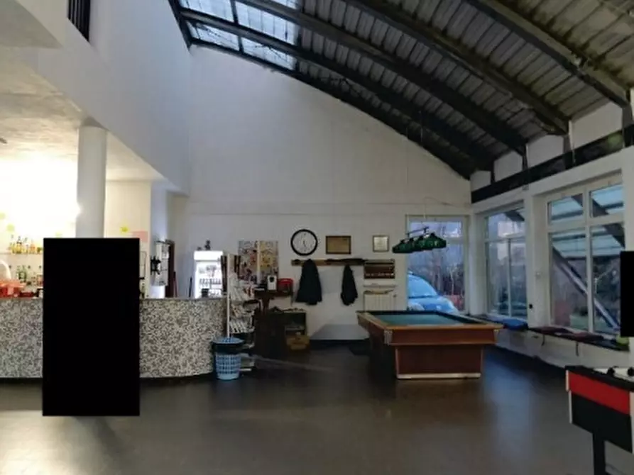 Immagine 3 di Locale commerciale in vendita  in Via Pierino Negrotto Cambiaso 67 a Genova