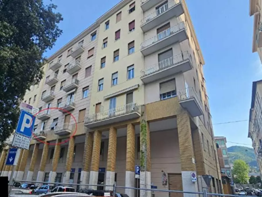 Immagine 1 di Pentalocale in vendita  in Via Persio Aulo Flacco 19 a La Spezia