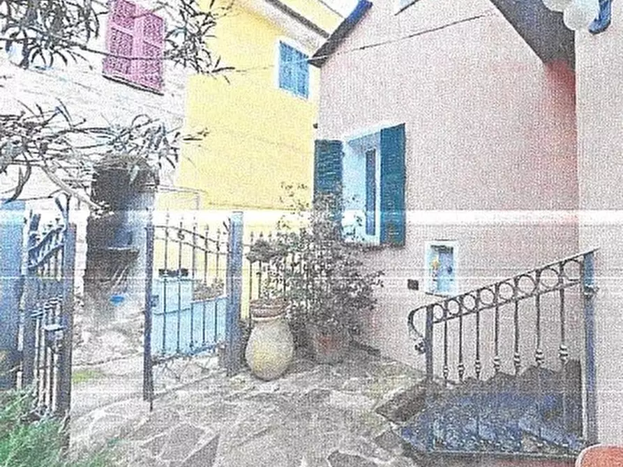 Immagine 7 di Villa in vendita  in Via della Torre 113 a Imperia