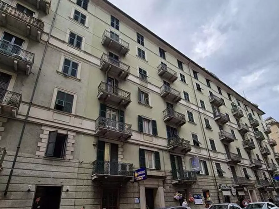 Immagine 1 di Pentalocale in vendita  in Via Teresio Mario Canepari 21 a Genova