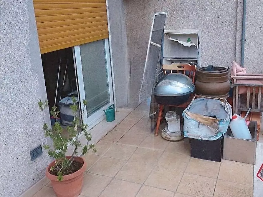 Immagine 8 di Bilocale in vendita  in Piazza Camillo Sbarbaro 16 a Spotorno