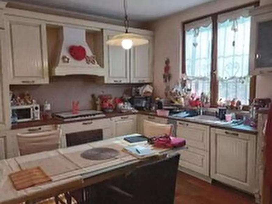 Immagine 5 di Villa in vendita  in Regione Rollo 117 a Albenga