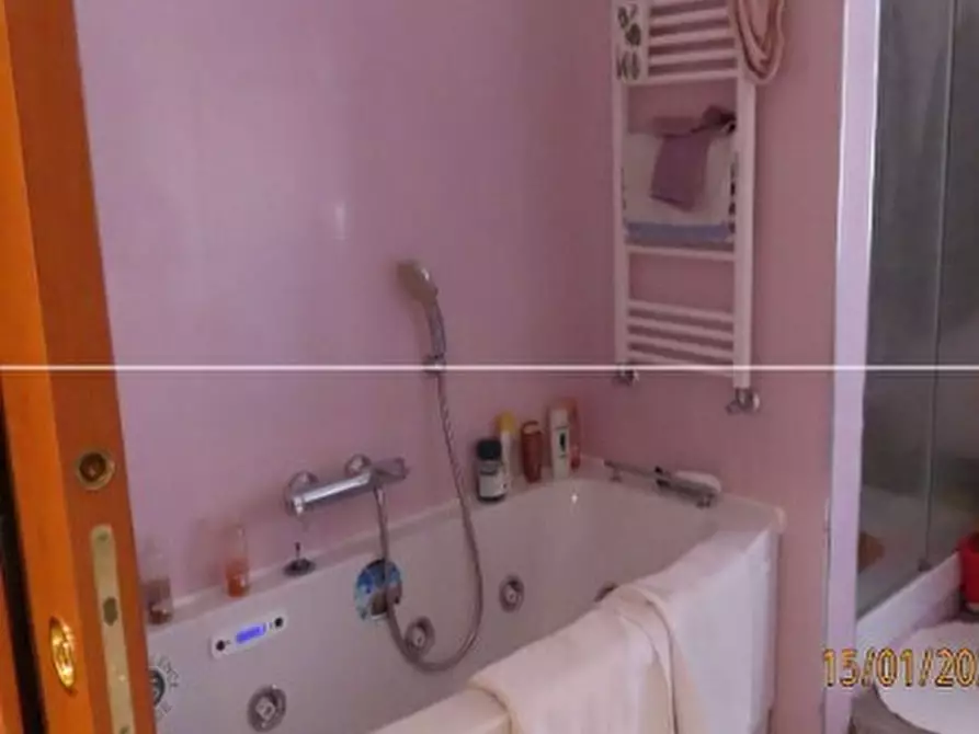 Immagine 3 di Pentalocale in vendita  in Via Dino Col 10 a Genova