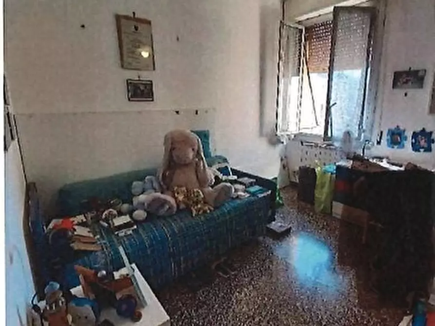 Immagine 5 di Pentalocale in vendita  in Via Fratelli Meldi 18 a Genova