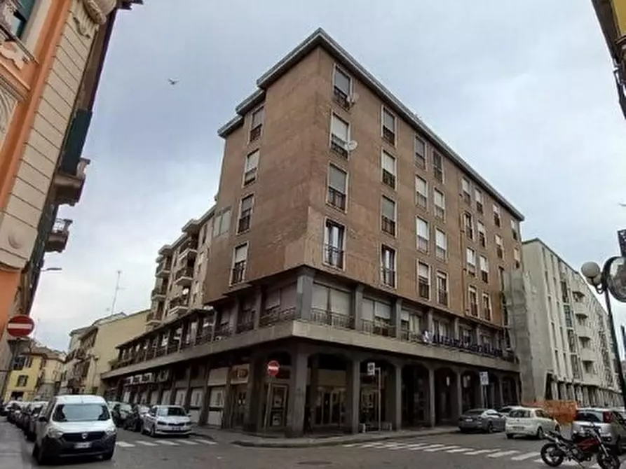 Immagine 1 di Pentalocale in vendita  in Via Camillo Cavour 23 a Alessandria
