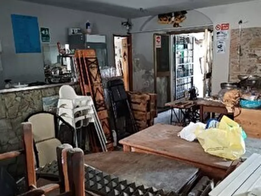 Immagine 6 di Locale commerciale in vendita  in Via Chiaravagna 35 a Genova