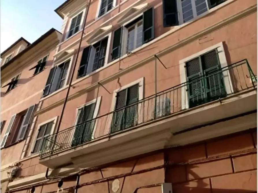 Immagine 1 di Pentalocale in vendita  in Via Felice Cascione 30 a Imperia