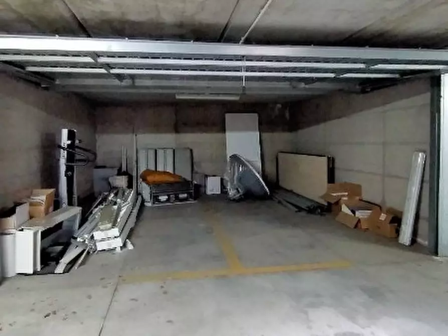 Immagine 1 di Garage in vendita  in Via Tripoli 33 a Biella